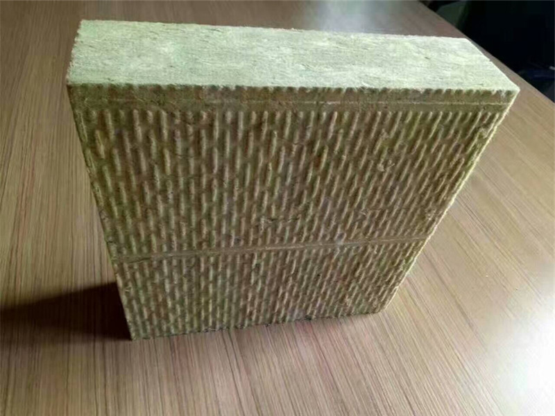 屋面保溫巖棉板施工